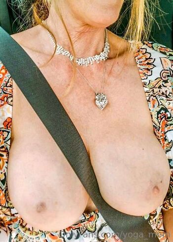 Full leaked Yoga mom private photo