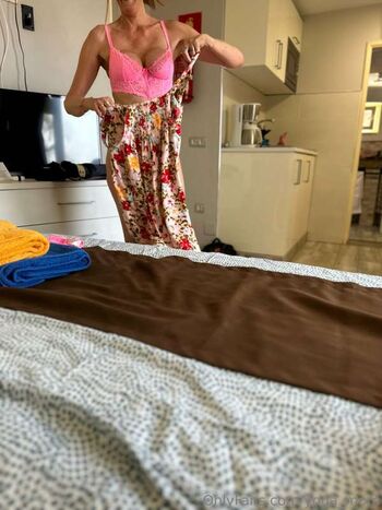 Full leaked Yoga mom private photo