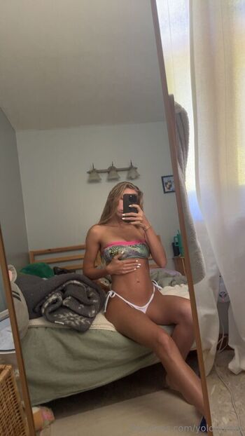 Full leaked Yolobunny private photo