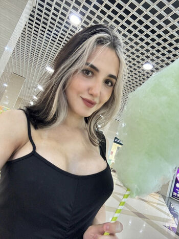 Full leaked Yololove private onlyfans photo