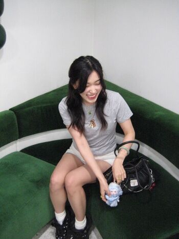 Full leaked Yoojin page private photo