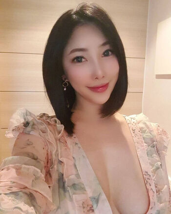 Full leaked Yooncherry private photo