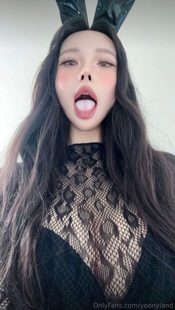 Full leaked Yoonyland private photo