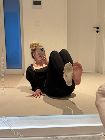 Full leaked Yourbestblondie page private onlyfans photo