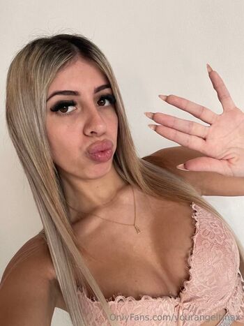 Full leaked Yourblondetinax private photo