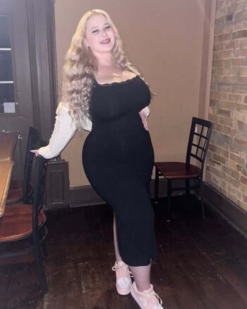 Full leaked Yourcurvystacy private photo