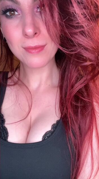 Full leaked Yourfavoriteredhead private photo