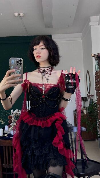 Full leaked Yoursmalldoll private photo