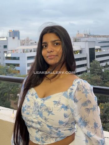 Full leaked Yourstrulyanushka private photo
