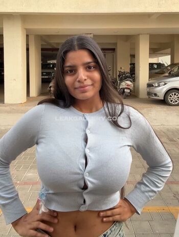 Full leaked Yourstrulyanushka private photo