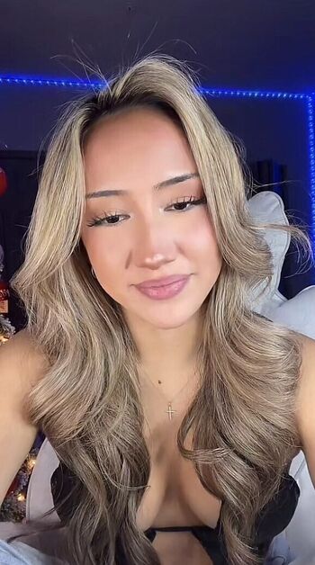 Full leaked Yuena lee private onlyfans photo