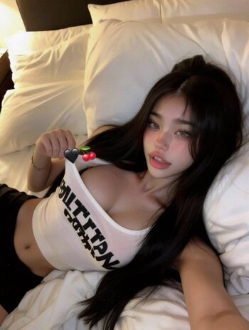 Full leaked Yuki min page private photo