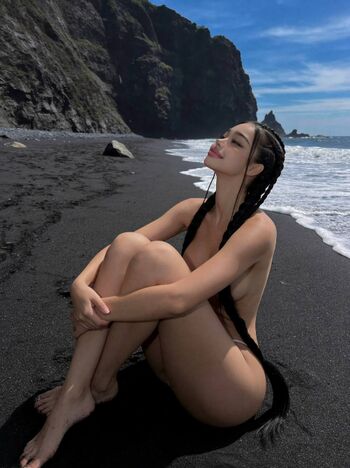 Full leaked Yuki min page private photo