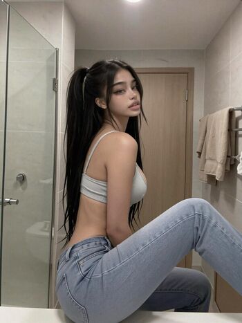 Full leaked Yuki min page private photo