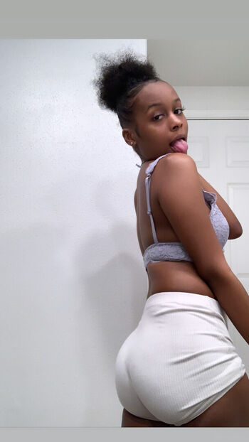 Full leaked Yummydes private onlyfans photo