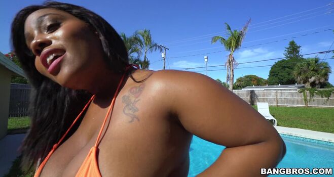 Full leaked Yummymummy private photo