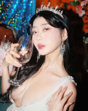 Full leaked Yuniyuning page private onlyfans photo