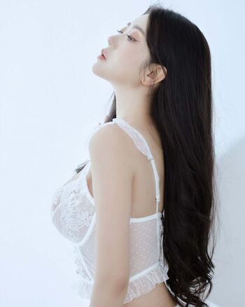 Full leaked Yuniyuning page private onlyfans photo