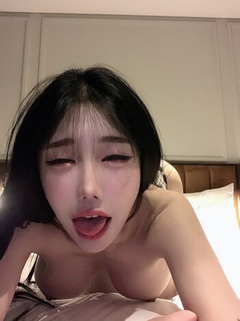 Full leaked Yunjini page private onlyfans photo