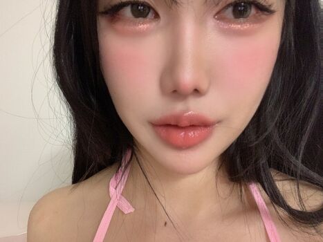 Full leaked Yunjini private onlyfans photo