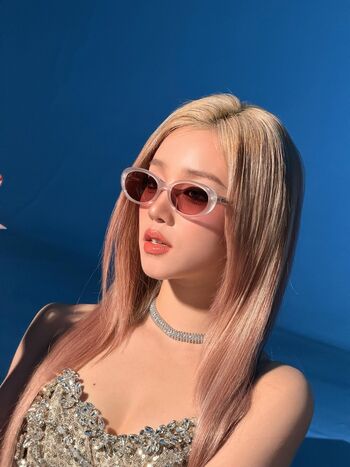 Full leaked Yuqi page private onlyfans photo