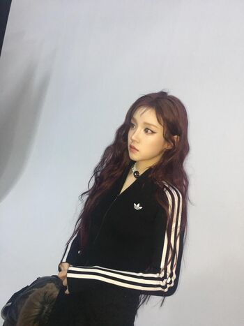 Full leaked Yuqi page private onlyfans photo