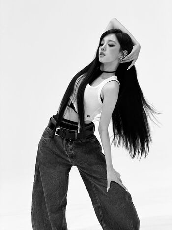 Full leaked Yuqi page private onlyfans photo