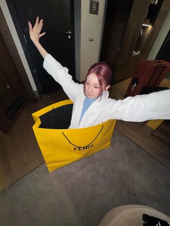 Full leaked Yuqi page private onlyfans photo