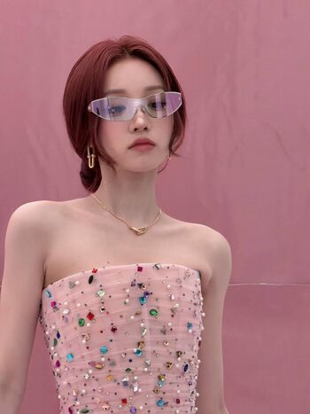 Full leaked Yuqi page private onlyfans photo