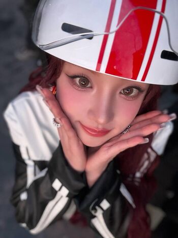 Full leaked Yuqi page private photo