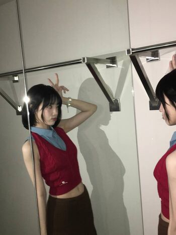 Full leaked Yuqi page private photo