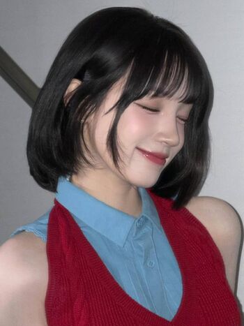 Full leaked Yuqi page private photo