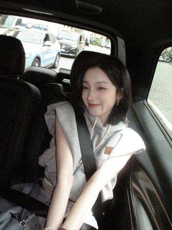Full leaked Yuqi private photo