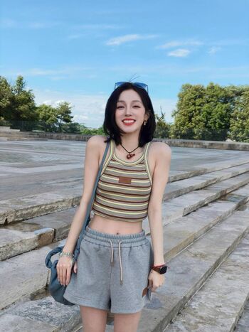 Full leaked Yuqi private photo
