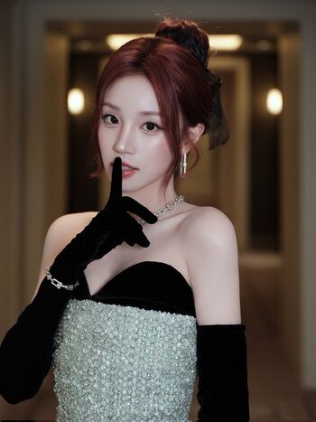 Full leaked Yuqi private photo