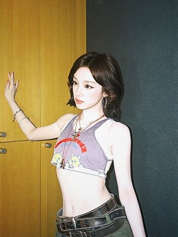 Full leaked Yuqi page private photo