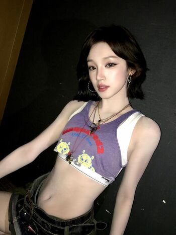 Full leaked Yuqi page private photo