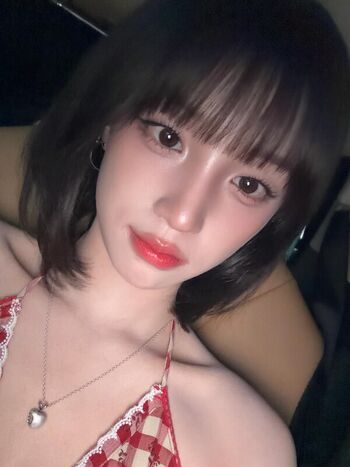 Full leaked Yuqi page private photo