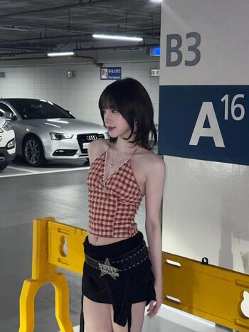 Full leaked Yuqi private photo
