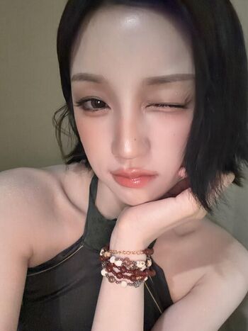 Full leaked Yuqi private photo