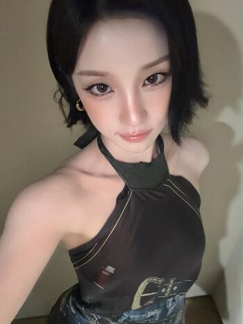 Full leaked Yuqi private photo