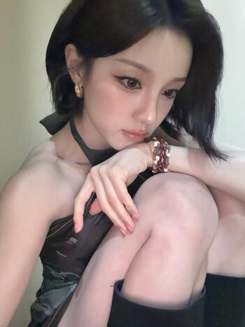 Full leaked Yuqi private photo
