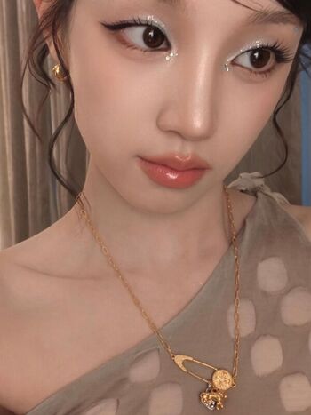 Full leaked Yuqi page private photo