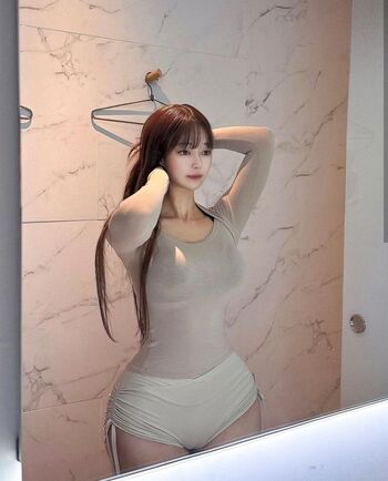 Full leaked Yuyuhwa private onlyfans photo