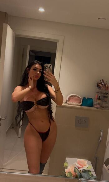 Full leaked Yvonne bar private photo