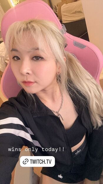 Full leaked Yvonnie private photo