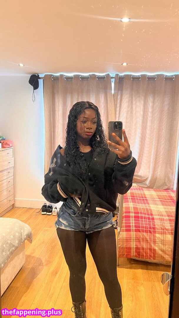 Yyaizabennett Meztelen OnlyFans Fotó #4