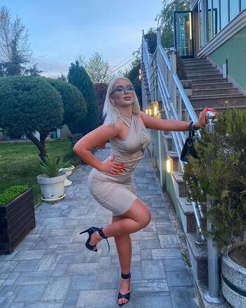 Full leaked Zahtevi private onlyfans photo