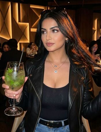 Full leaked Zara farooq private photo