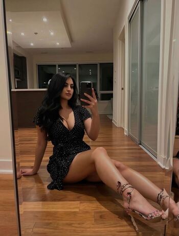 Full leaked Zara farooq private photo